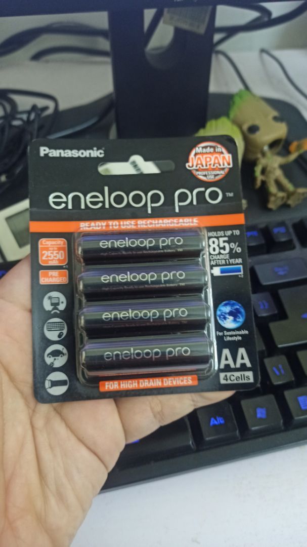 Hàng chính hãng 100% nên mọi người yên tâm khi mua ở shop này nha, giao siêu nhanh nhưng buồn là không được shop tặng kèm hộp đựng pin ?