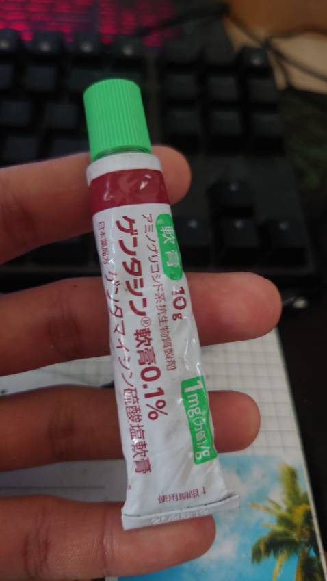 Sản phẩm không có hướng dẫn sử dụng và bị móp méo khi mở hộp.