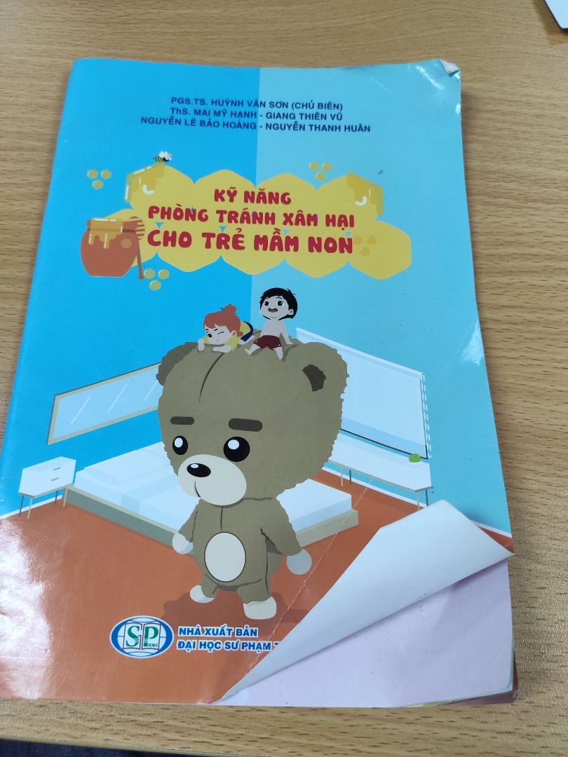 Không thể tin được Tiki Trading lại gửi cho mình sách cũ nhàu nát, rách. Đề nghị các bạn xem lại