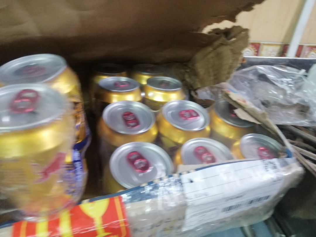 mua thùng nước mất 4 lon,nó không đáng gì nhưng hơi buồn cho việc quản lý làm khách hàng thất vọng