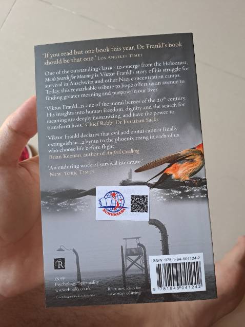 Sách hơi nhỏ mình chưa dc nên chưa biết sách màu hơi vàng