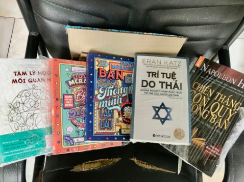 Giao hàng nhanh, mình ở Tphcm Tiki trading qua nay giao ok sách đẹp và mới. Thank you so much mọi người làm việc tốt nhé. Giữ gìn sức khỏe! Giao hàng nhanh, mình ở Tphcm Tiki trading qua nay giao ok sách đẹp và mới. Thank you so much mọi người làm việc tốt nhé. Giữ gìn sức khỏe!