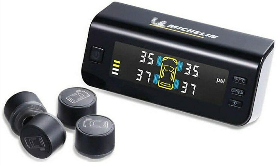 Nhà bán hàng đăng thông tin gây hiểu nhầm: "Dùng năng lượng mặt trời, không cần sạc". Đúng ra phải nói rõ: Đầu thu (ở trong xe) dùng năng lượng mặt trời, còn 4 CẢM BIẾN thì ko có năng lượng mặt trời nào cả. Và 4 cảm biến mới chính là thứ phiền toái và là vấn đề cần quan tâm nhất, chứ ko phải đầu thu. Bán hàng mà đăng tin ko có Tâm. P.S: Đang cần mua thêm 4 cảm biến để dự phòng khi hết pin. Nhà bán hàng đăng thông tin gây hiểu nhầm: "Dùng năng lượng mặt trời, không cần sạc". Đúng ra phải nói rõ: Đầu thu (ở trong xe) dùng năng lượng mặt trời, còn 4 CẢM BIẾN thì ko có năng lượng mặt trời nào cả. Và 4 cảm biến mới chính là thứ phiền toái và là vấn đề cần quan tâm nhất, chứ ko phải đầu thu. Bán hàng mà đăng tin ko có Tâm. P.S: Đang cần mua thêm 4 cảm biến để dự phòng khi hết pin.