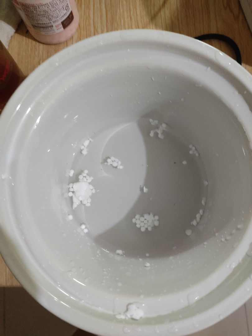 hàng đúng như hình, giao lâu hơn dự kiến nhưng có thông báo trước. bật lên có nóng, chưa biết độ bền ntn. mình dùng loại này rồi thấy ổn để hầm nhừ. có nắp thủy tinh bên trên, quanh nồi là nhôm mỏng nên rất nóng và nhẹ.