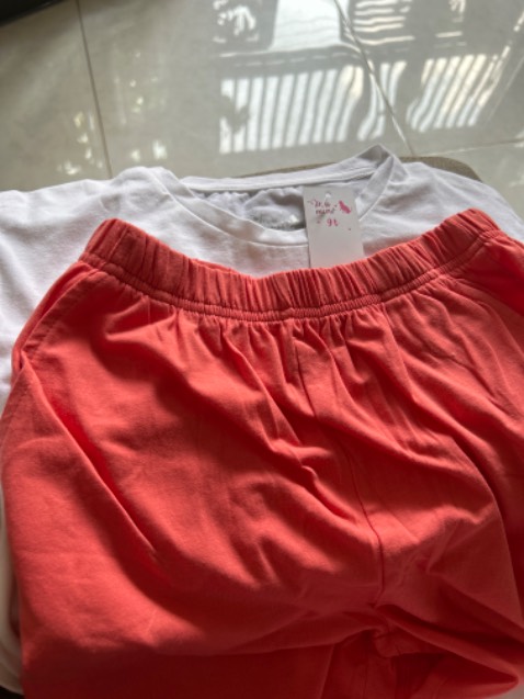 Vải mềm mịn mát. Đúng màu đúng mẫu ok nè