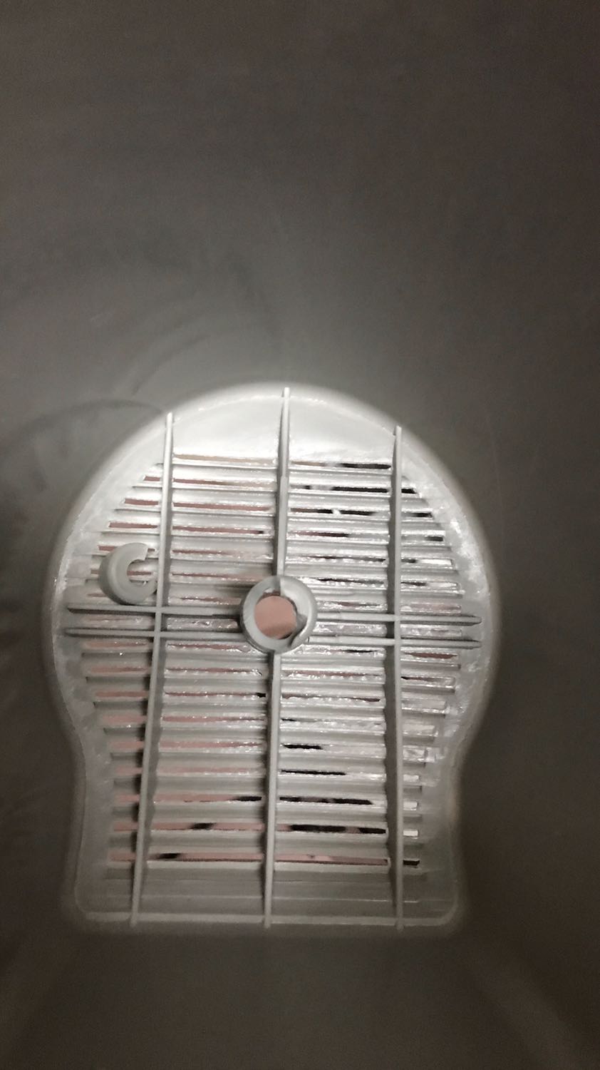 Shop giao hàng không kiểm tra trước khi giao cho khách hàng, hàng bị bể, gẫy, chất lượng Senko thì ok, nhưng chất lượng phục vụ bán hàng thì không tốt, Shop giao hàng không kiểm tra trước khi giao cho khách hàng, hàng bị bể, gẫy, chất lượng Senko thì ok, nhưng chất lượng phục vụ bán hàng thì không tốt,