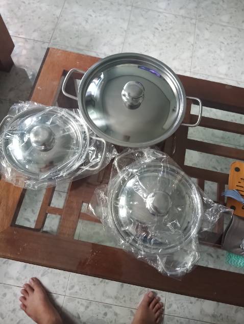 Ba cái soong này rất xinh đẹp. Tôi mong rằng sẽ sử dụng lâu dài và bền.