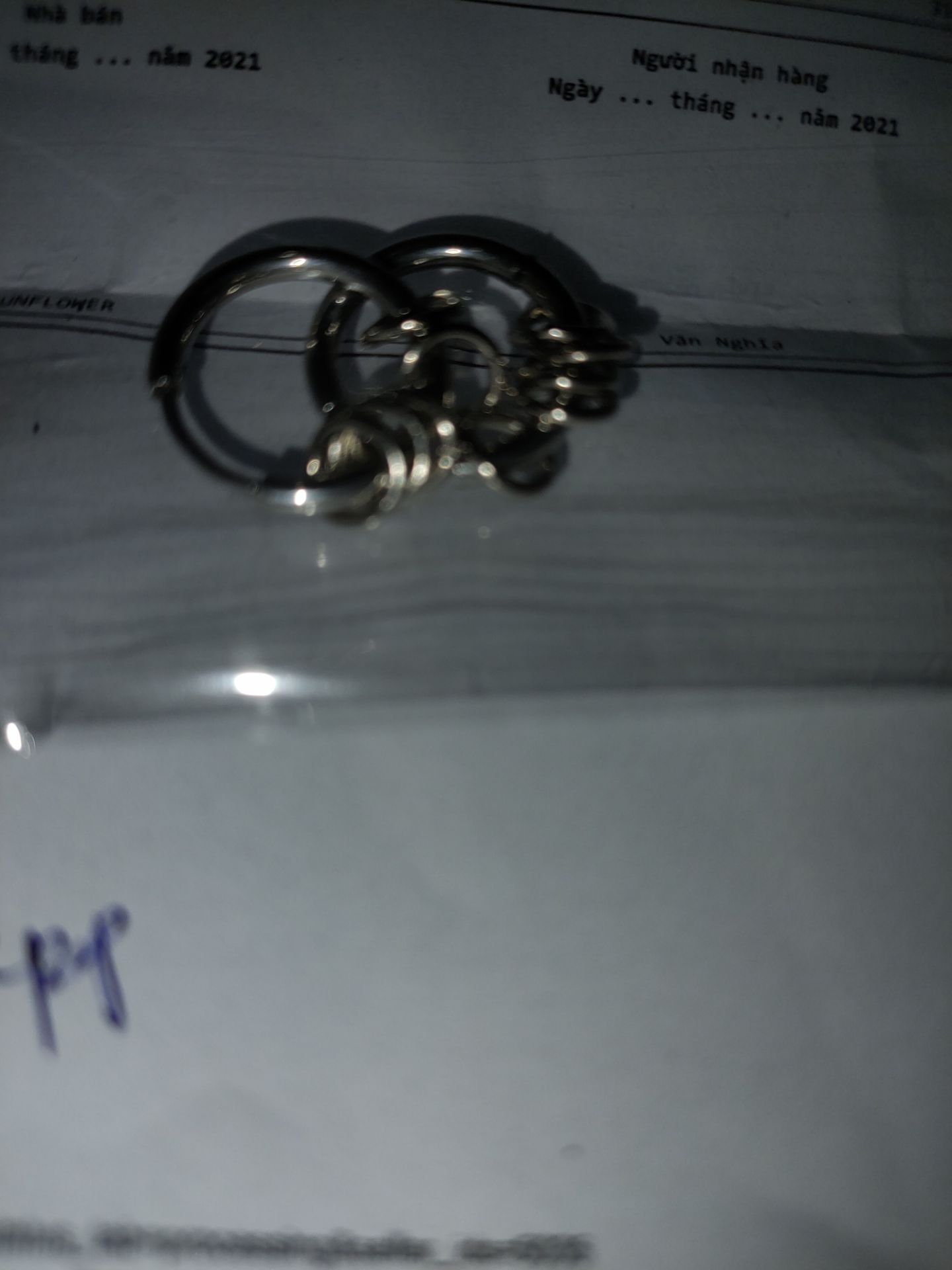 Sản phẩm đẹp, chất liệu inox, màu bạc. Đường kính 15mm