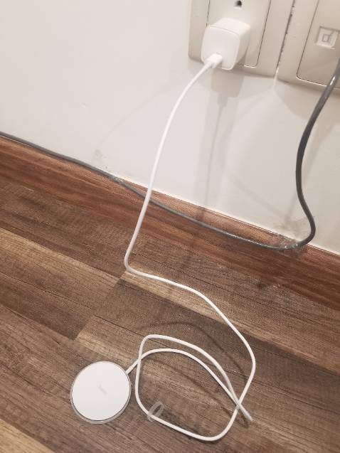 Không dùng được .mua luôn dây cắm sạc .