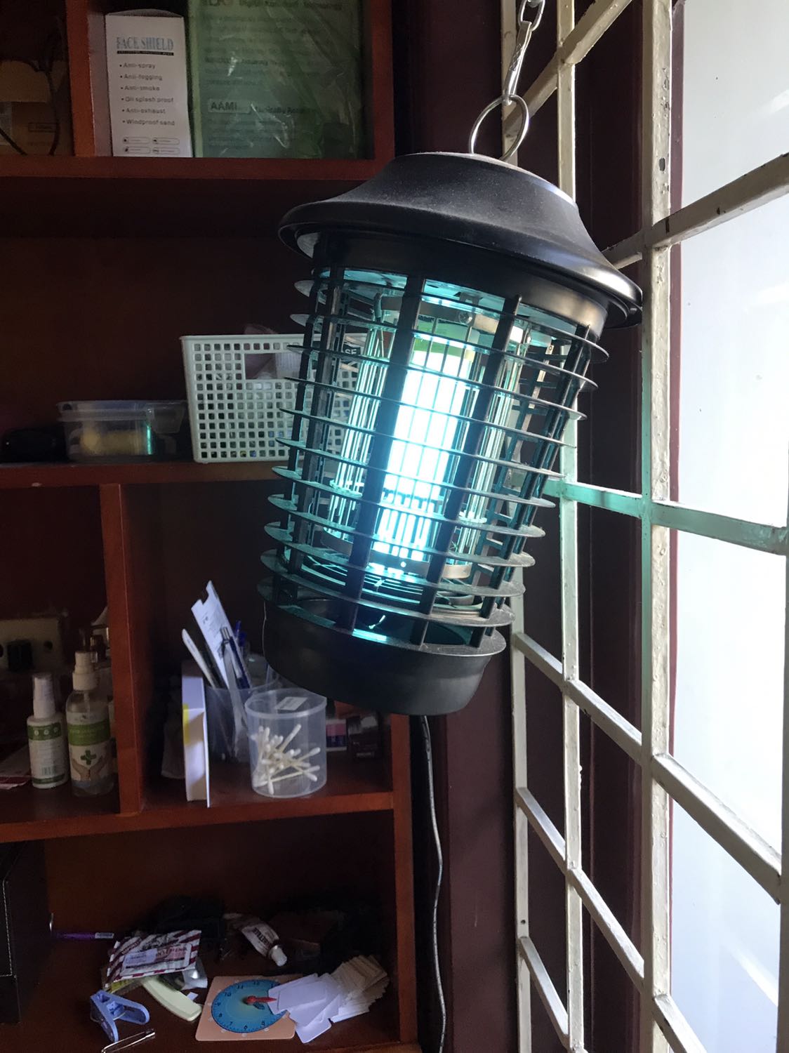 Đèn bắt muỗi rất hiệu quả. Nhà mình treo mỗi phòng một đèn, đều là DS-DU15. Từ khi có đèn này thì không phải phun thuốc diệt muỗi nữa.