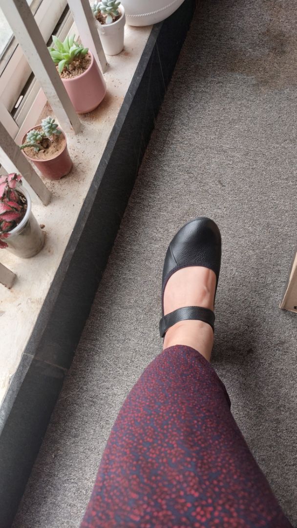 Giày mềm, nhìn rất gọn chân. Giá sau khi áp mã giảm cũng rất hợp lý