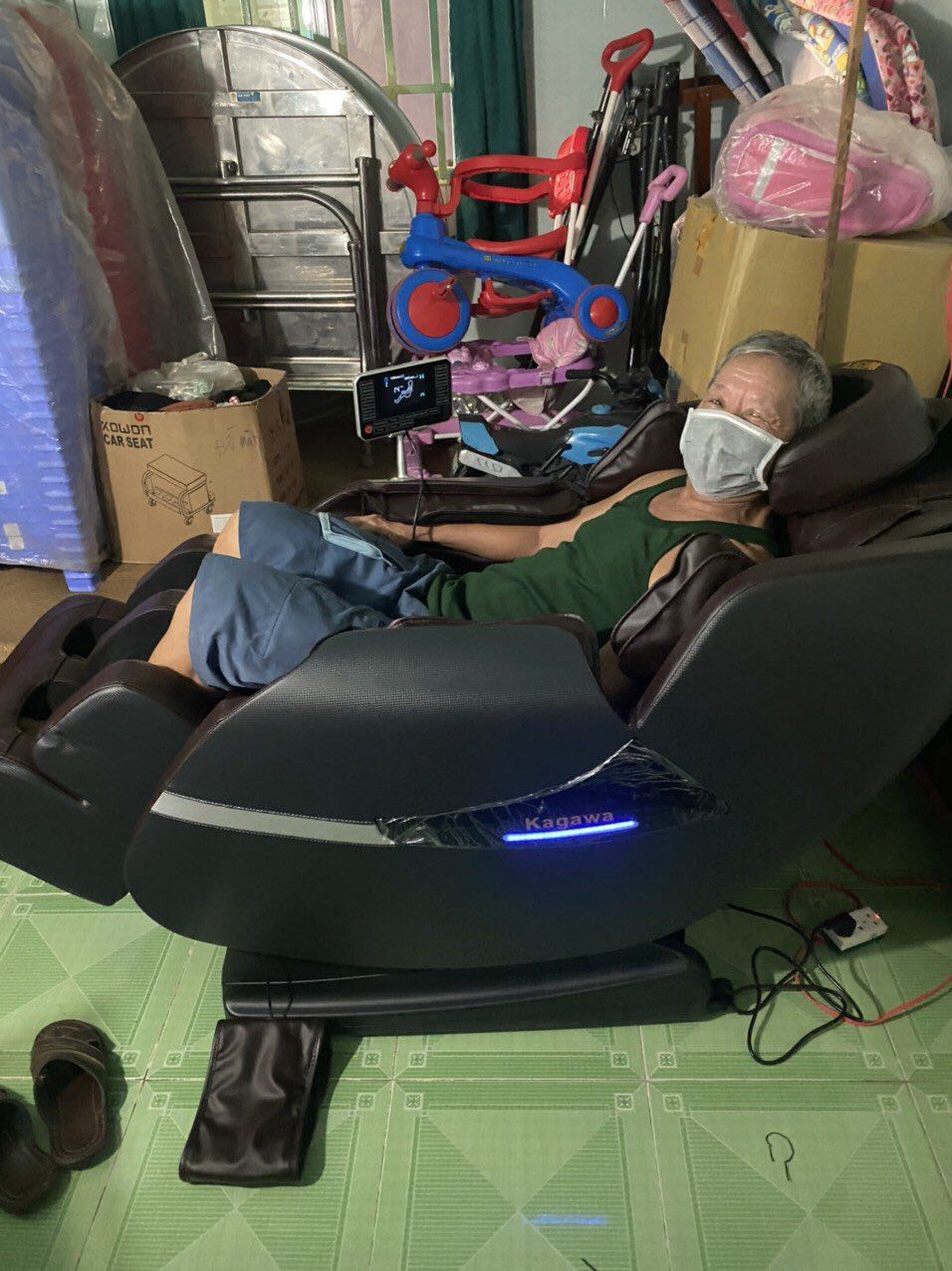 Mình mua tặng ông ngoaij hihi. Thấy màu sắc nhã nhặn, ông nằm khá thoải mái. Shop có giao và hướng dẫn tại nhà nên rất yên tâm luôn, tại mình ở xa nên rất tin tưởng shop. Nhìn cũng khá bền ⭐️⭐️⭐️⭐️⭐️