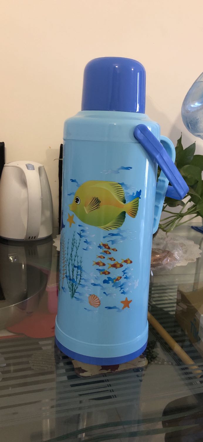 Bình không giữ nhiệt lâu, khoảng 8-10 tiếng là nước gần nguội mất.