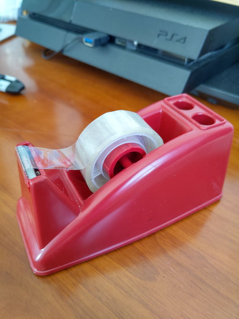 Sản phẩm rất lỏng lẻo, mình cắt thường xuyên bị tụt lõi..
Đáy không chống trượt..