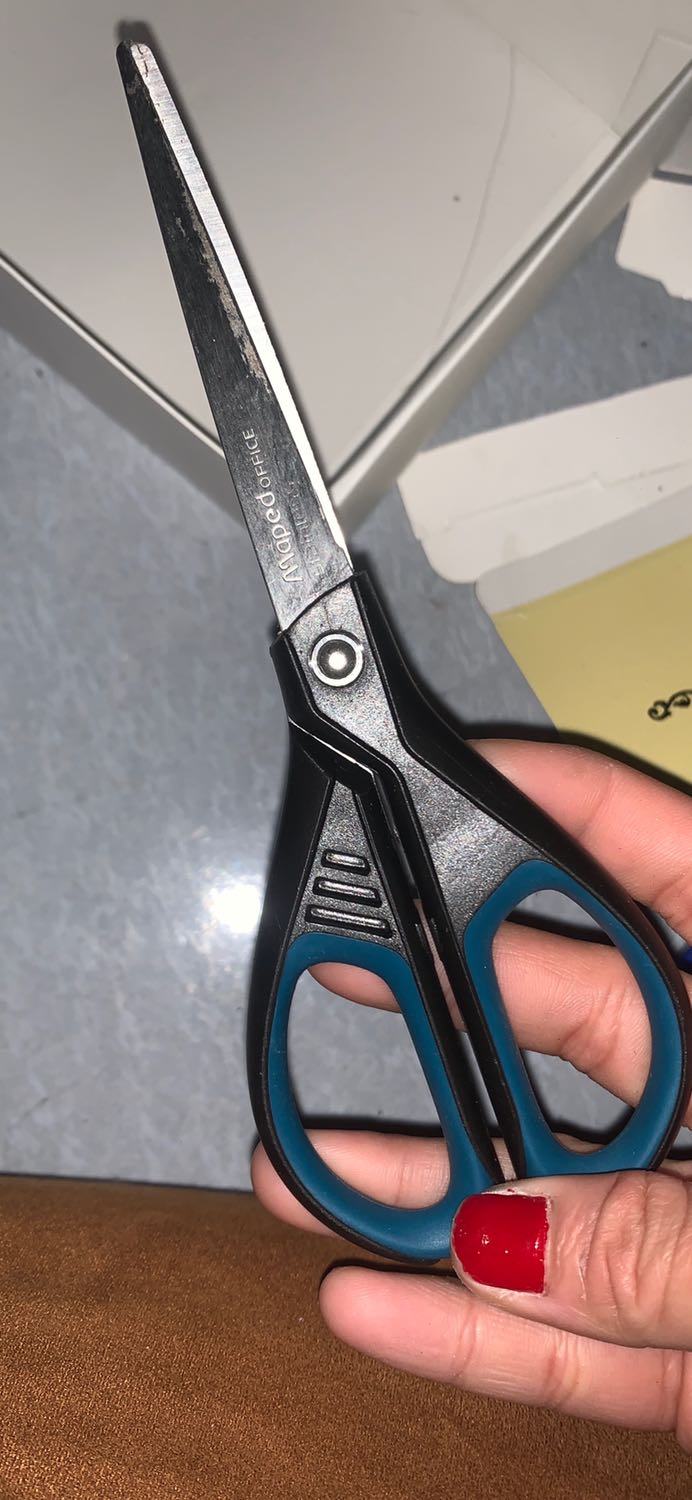 Kích thước vừa ko được to lắm, sử dụng tạm được, ko thích lắm, thiếu độ sắt bén