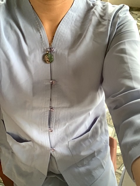 Đẹp lắm. Vải đẹp kiểu dáng đẹp, mát nữa. Áo bên ngoài màu đẹp hơn trong ảnh