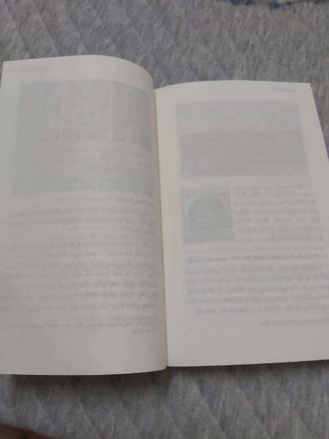 Bị mất trang, đang đọc không thấy chữ đâu nữa. Là lỗi in sai hay chữ tự mất? Chẳng lẻ là dụng ý của tác  giả??????