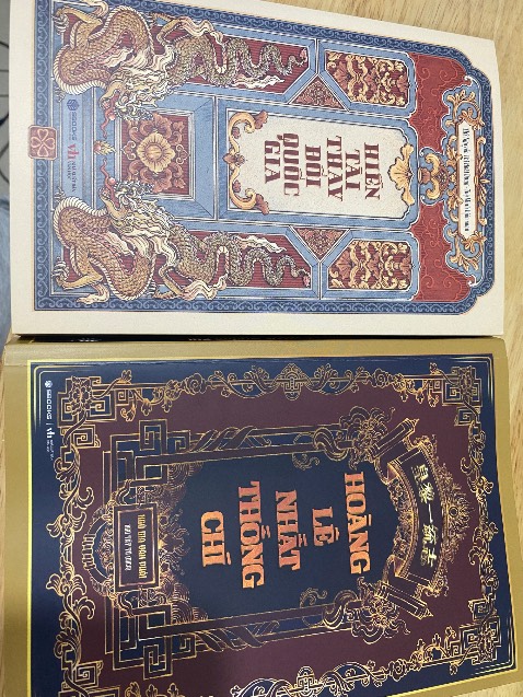 Nội dung bổ ích, chất lượng giấy, in ấn ổn.
Quyển Hiền Tài Thay Đổi Quốc Gia trình bày hơi ít danh nhân.