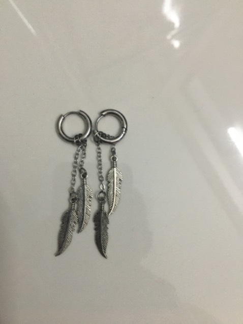 Đẹp, rất thích mẫu này, mình đã tách ra làm 2 đôi để dùng. Mong là bền.