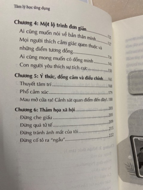 Nội dung hữu ích cho ai quan tâm tới lĩnh vực tâm lý học nên người ko phải chuyên môn đọc sẽ khó hiểu.
Sách in rõ ràng, bìa đẹp, giao hàng nhanh!