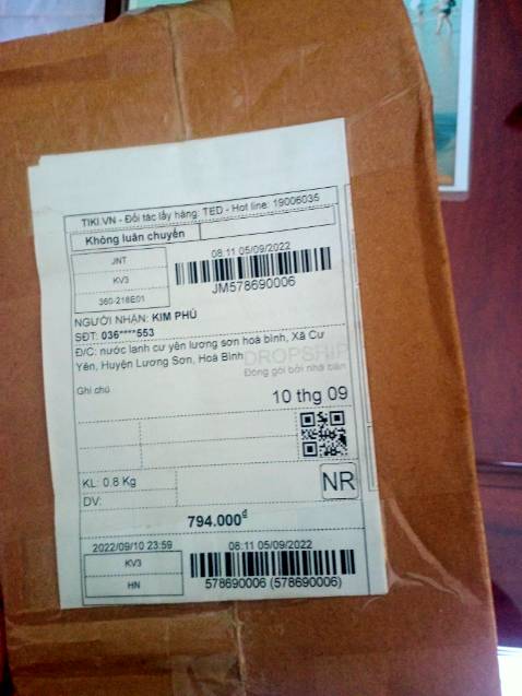 Mua về k sạc được pin.shop xử lí giúp .