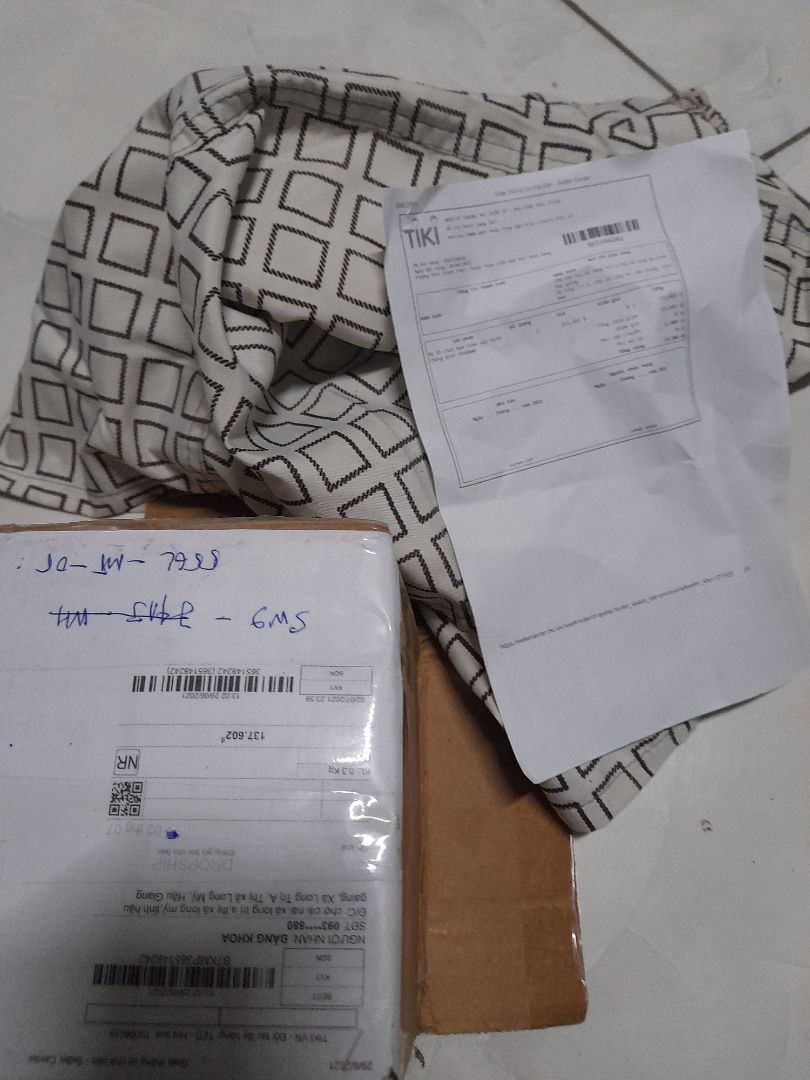 giao cái vì đây???  mua bộ đồ chơi ghép hình cho bé, tiki lại giao cái quần đàn ông.. làm ăn kiểu gì đây??   tiki tính sao đây???? giao cái vì đây???  mua bộ đồ chơi ghép hình cho bé, tiki lại giao cái quần đàn ông.. làm ăn kiểu gì đây??   tiki tính sao đây????