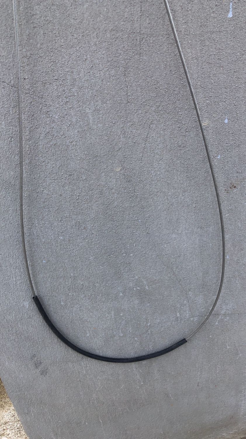 Nhận hàng và dùng được một thời gian rùi giờ mới cho sao 😁
phải nói chất lượng quá ngon, tay cầm kim loại cầm rất chắc chắn, dây lõi thép bọc nhựa rất bền và hỗ trợ lực trong lúc nhảy khá tốt. Nói chung giá cả tốt trong phân khúc.