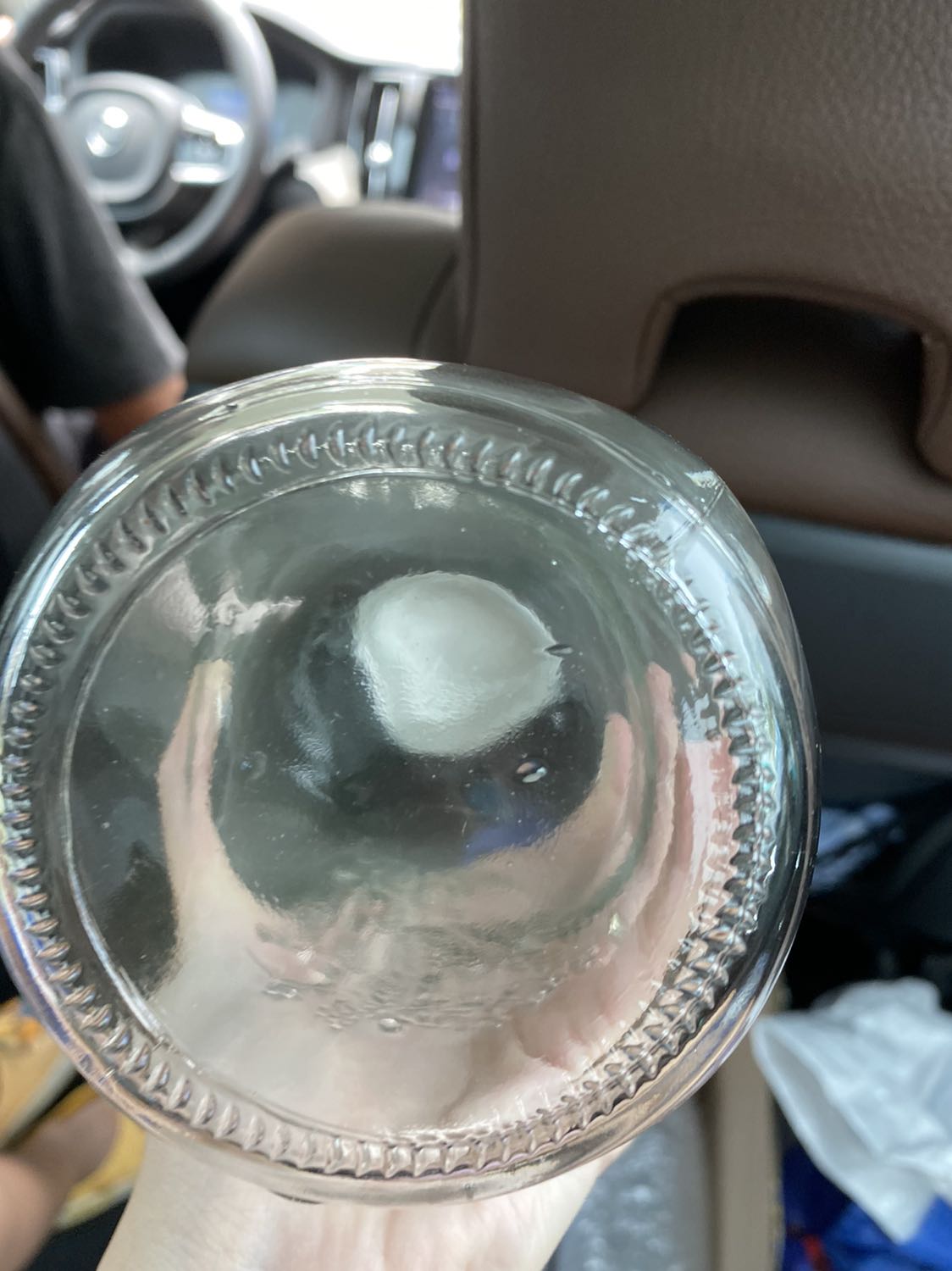 Ko phải chai thuỷ tinh Ý Quattro Bormiolli Rocco như miêu tả 
Tịki hoàn hàng, trả tiền giúp tôi.