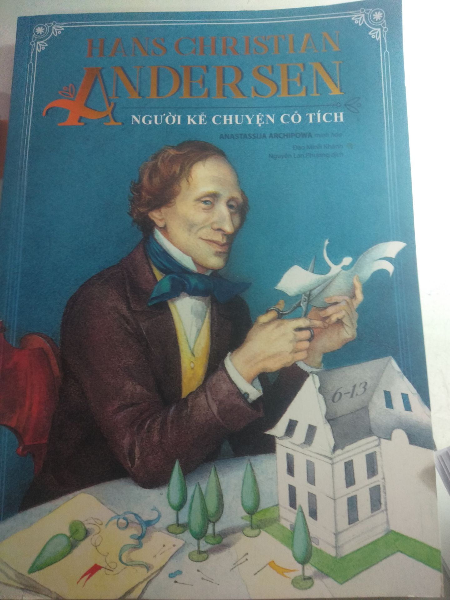 sách in chất lượng tốt. màu rất đẹp nhưng có điều sách hơi ít truyện nên hơi buồn. không sao vẫn rất oke nhé