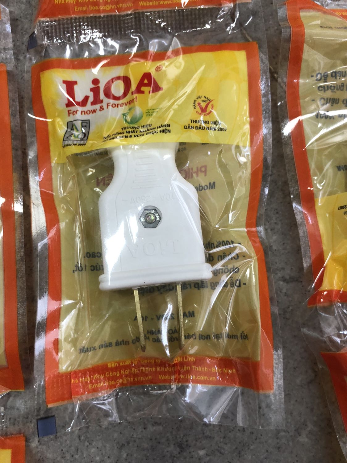 Shop giao thiếu mình 2 cái nhưng đã nhanh chóng gửi bù cho mình, cảm thấy rất hài lòng về thái độ phục vụ ạ