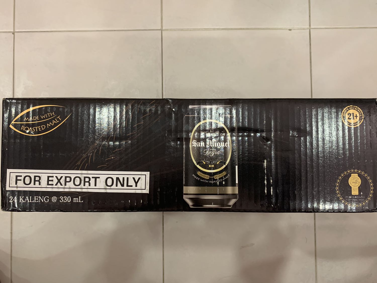 Hương vị bia đậm đà. Chỉ thắc mắc bia nhập khẩu sao HSD lại là tiếng Việt