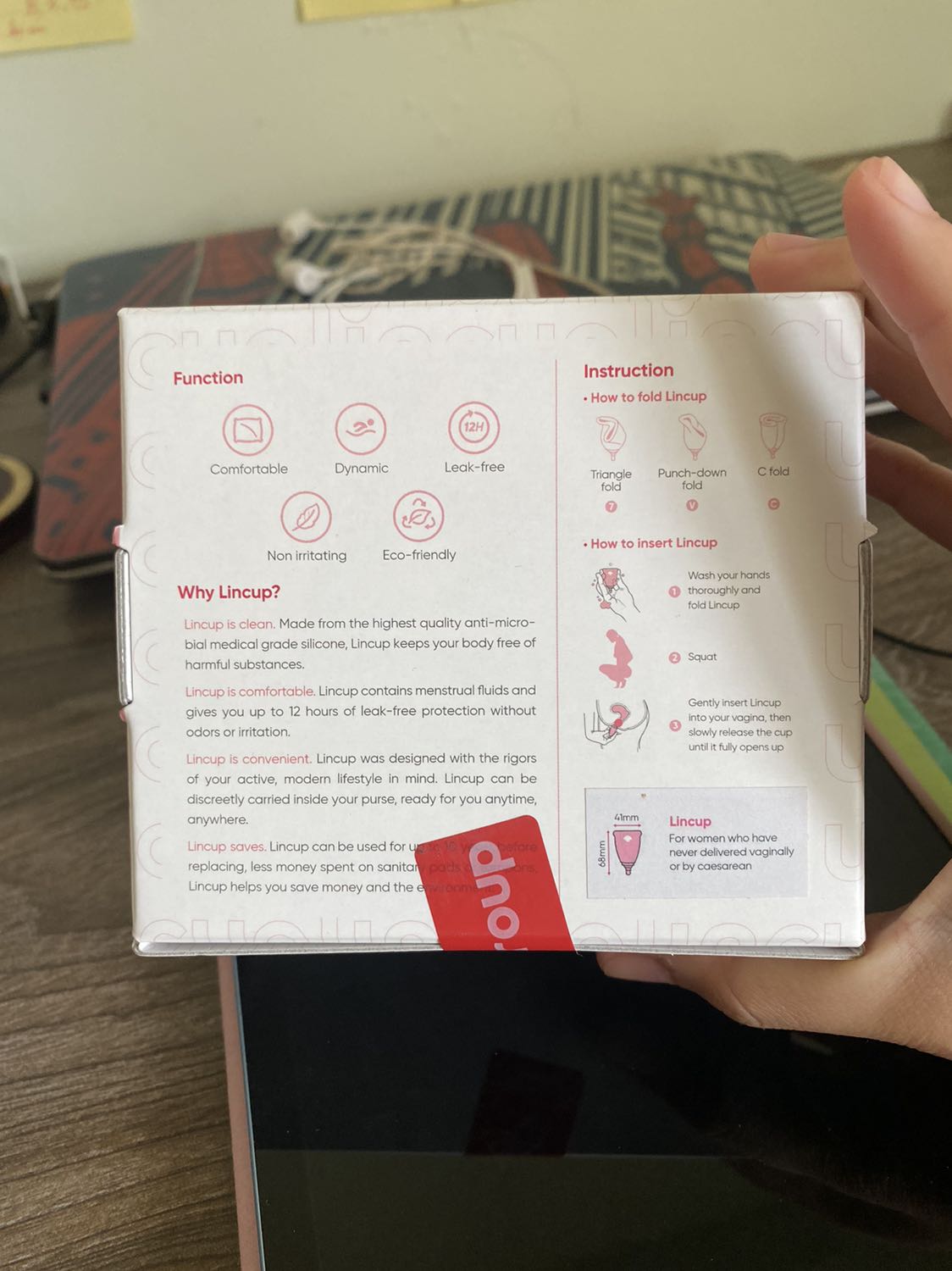 Shop giao hàng nhanh, có tem niêm phong hộp đầy đủ, săn đúng ngày với thêm áp mã giảm thì còn rẻ hơn tận 1 cành nữa ạ, mình đọc review nhiều nhưng vẫn thấy mọi người khen Lincup nhất nên hy vọng lần đầu dùng này sẽ hợp 😛