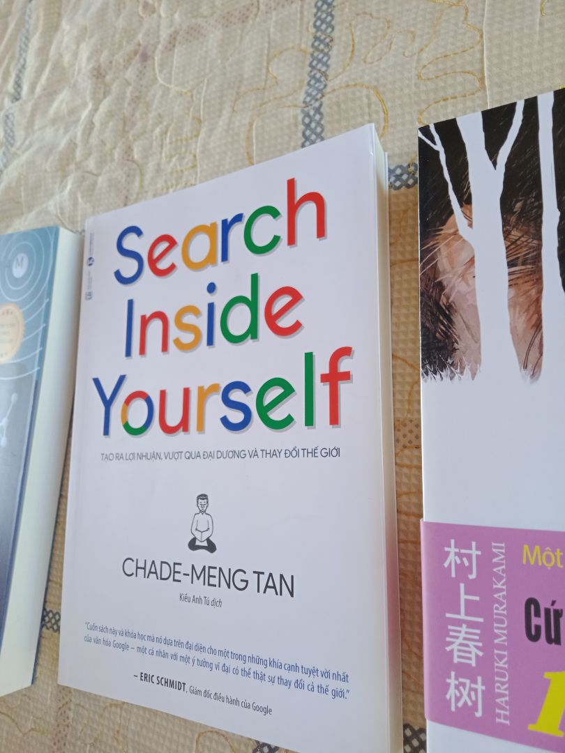 ncl hài lòng, giao hàng nhanh nhưng đóng gói k cẩn thận lắm. Trước mình ở HN thì đặt sách của tiki chả phải bàn cãi gì nhưng giờ đang dịch nên mình ship về quê thì có hơi móp méo 1 chút, lúc nhận hàng hết hồn vì hộp méo mó. may mắn thay là sách chỉ bị quăn tí xíu, vuốt lại là ok ngay như ban đầu. Mình mua 4 quyển hết 150k. Vẫn tiếc vì chưa săn dc hết 😢