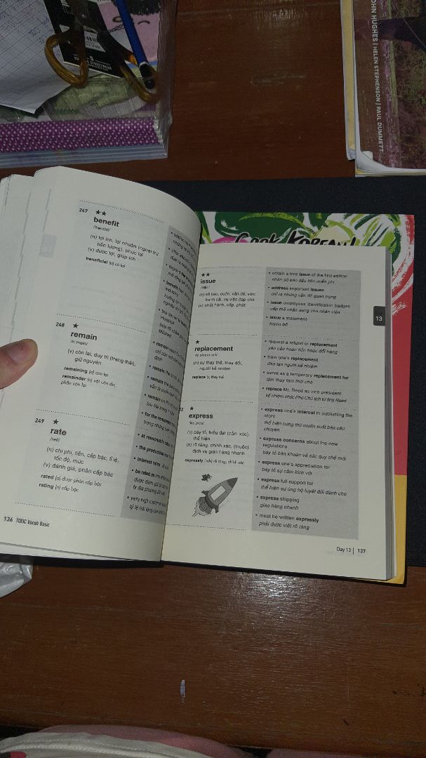 màu sắc rất đẹp, nội dung vẽ rất cuốn hút luôn. sách rất hay nhé! đóng gói ok, giao đúng hẹn.
