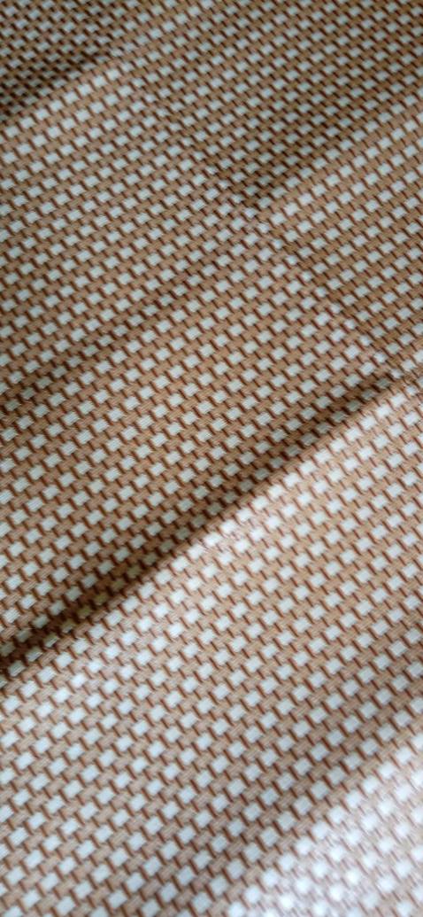 Chiếu nằm thoải mái và sạch, mình nằm dùng ra mồ hôi thì lấy khăn ẩm lau sơ lại nên sạch nhanh, nằm mát lưng không bị bách khó chịu, bé con nhà mình nằm rất ổn, nói chung dẻo dai so với giá thành sản phẩm. độ đan các mắt lưới vừa vặn không quá khít không quá thưa. Tuy nhiên hơi mỏng 1 chút, nhưng với giá thành như thế thì ok. 
Vẫn rất ưng, đóng gói kỹ càng, thư ngỏ đầy đu, chuyên nghiệp nên cho 5 sao!!