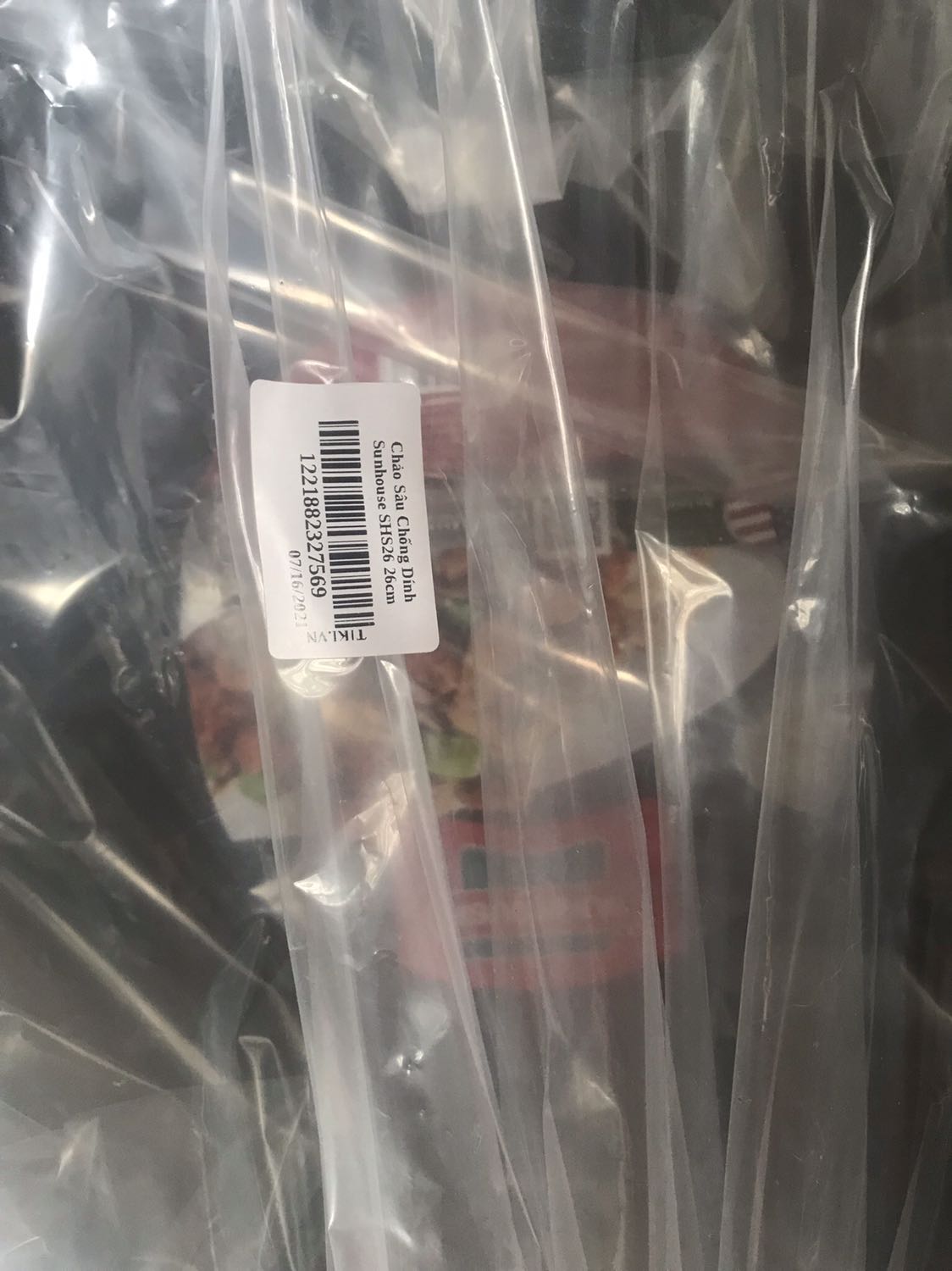 Cứ ngỡ là tháng này cũng không nhận được nên khi nhận được cũng bất ngờ. Lòng chảo sâu, đúng mục đích dùng chiên cơm :)))