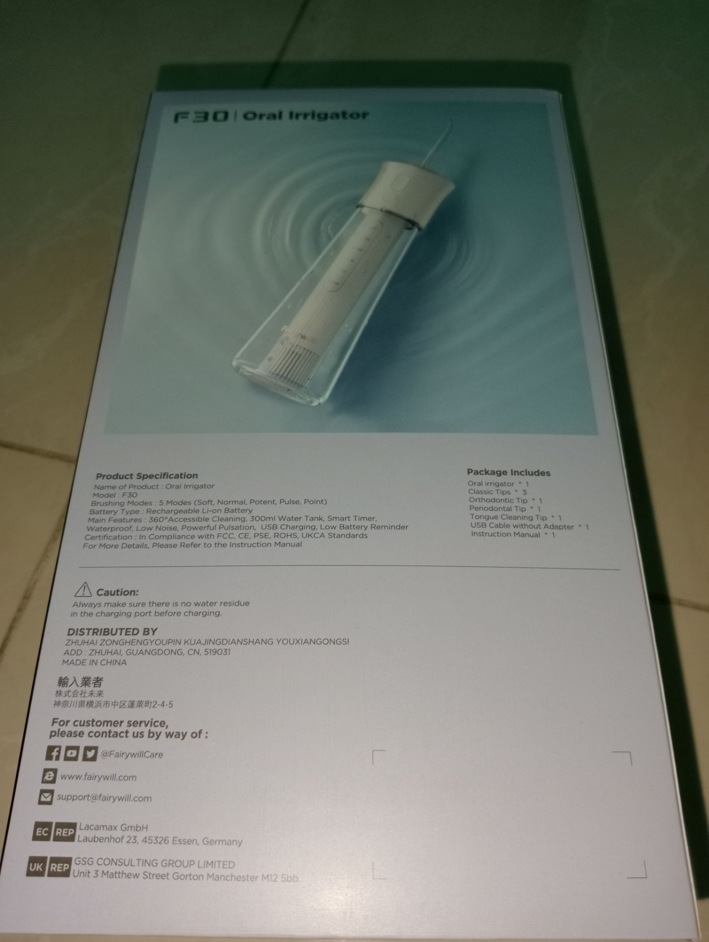1. Vận chuyển nhanh hơn dự kiến 1 ngày. Đóng gói cẩn thận, có giấy ghi chú hdsd kèm theo
2. Nhà bán theo sát đơn hàng của khách, khi mình có đặt sai sản phẩm, nhà bán đã nhanh chóng xác nhận lại và có phương hướng giải quyết ngay.
3. Hàng nguyên hộp, mẫu mã bắt mắt
4. Mình đã dùng thử ngay (máy sẵn pin), theo mình thì lực bắn của nước không mạnh lắm, mình đã dùng hết tất cả các cấp độ từ nhẹ đến mạnh, không làm đau rát. Mình cần đổ 3 lần nước cho 1 lần sử dụng. Khoang chứa nước được ghi là 300ml, nhiều hơn so với các dòng sản phẩm khác (200ml).
5. Trước khi mua, mình đã đọc review nhiều dòng sản phẩm, nhưng cuối cùng mình chọn nhà bán này. Vì đây là thiết bị điện tử, nên cần chọn nhà bán có chính sách bảo hành và dịch vụ tốt.