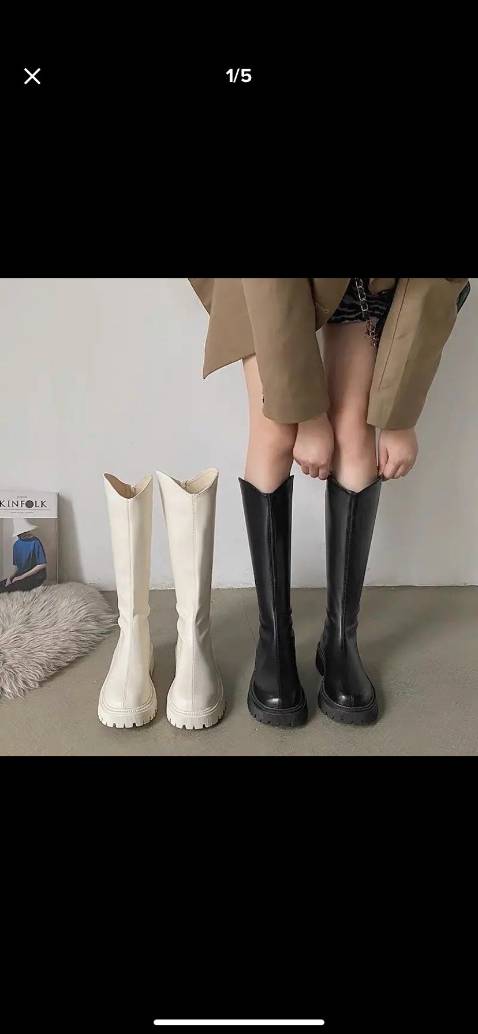 Sản phẩm rất tốt, sách đúng chất lượng, giá cả hợp lý. Nhưng mỗi tội tiền ship cao, hình in sắc nét, đầy đủ chất lượng