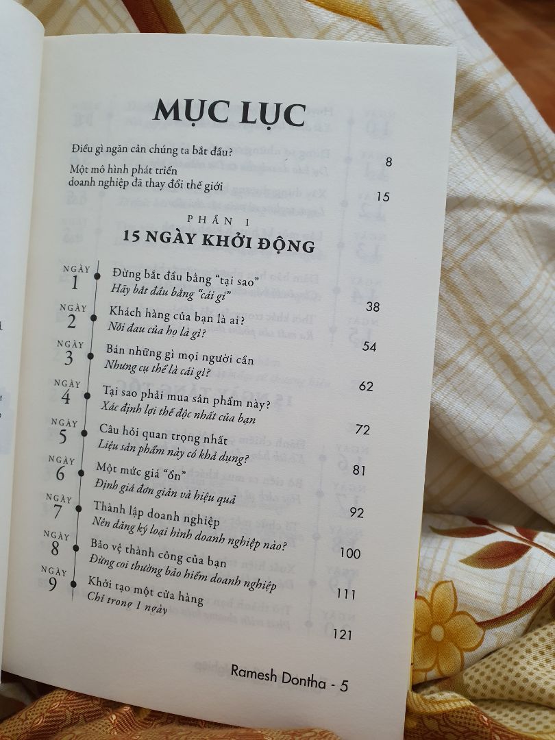 thấy ra là mua luôn, mỗi cuốn sách đều hữu ích với mình. Hy vọng cuốn này cũng mang tới điều tương tự. Tập tành khởi nghiệp nhận được tài liệu đi kèm hay quá