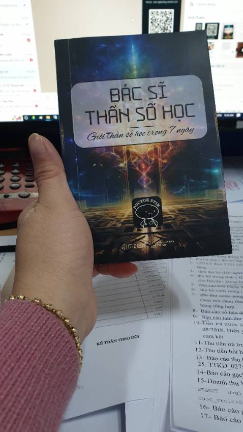 Đóng gói đẹp, giao hàng nhanh, chất lượng sách đẹp, nội dung xem qua rất hấp dẫn, dễ hiểu