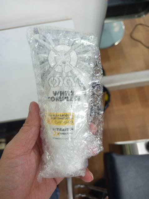 Sao nói tặng týp nhỏ mà không thấy. Chắc bị NV ém rồi 😂