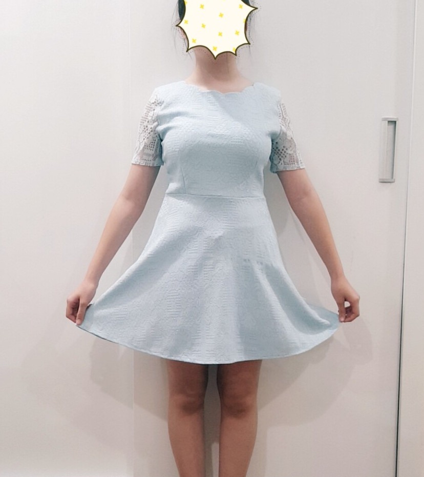 Mình nấm lùn 1m50 46kg . Lên hình thấy dáng cũng gọn không mập đúng không ạ. Hi hi hi cho 5 sao vì che khuyết điểm eo bánh mỳ của chị nè