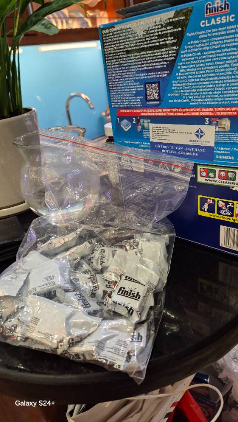 Sản phầm viên rửa bát có khối lượng và kích thước viên nhỏ hơn đơn hàng. Khối lượng 90 viên hàng nhận được là 1215g, trong khi đơn hàng trên mạng là 2020g. Đề nghị kiểm tra và phản hồi