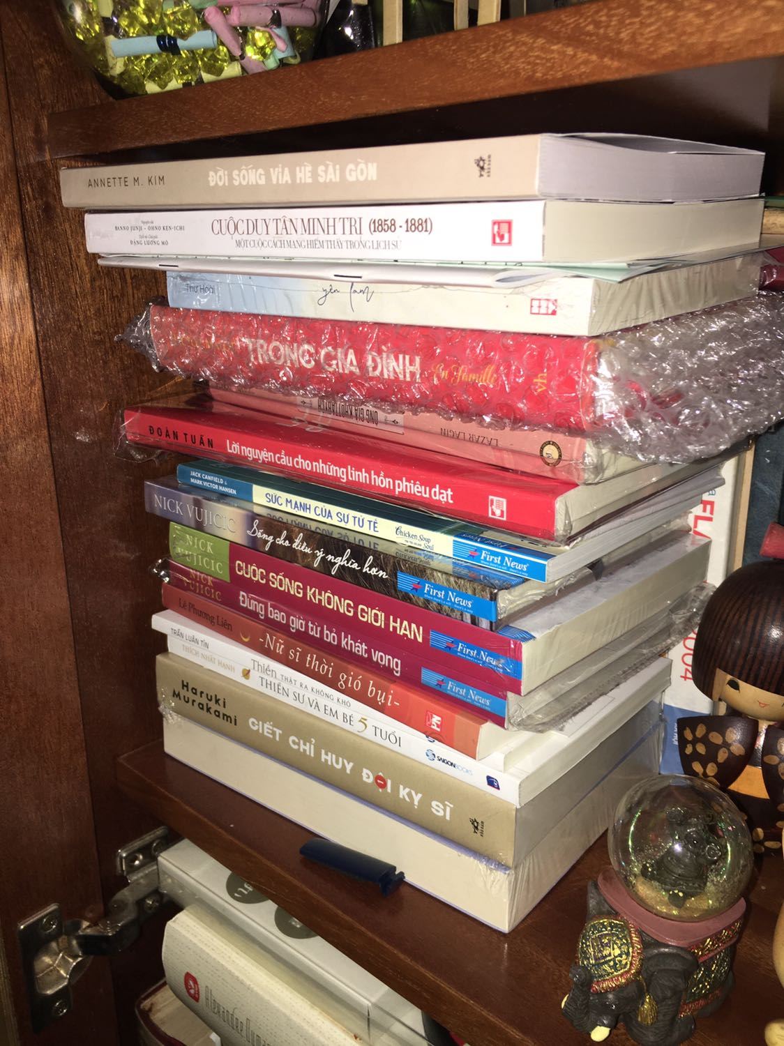 Mua sách trên TIKI rất yên tâm và hài lòng. Nếu (hiếm khi) xảy ra vấn đề khúc mắc, đều đươc giải quyết rốt râo và nhanh chóng...