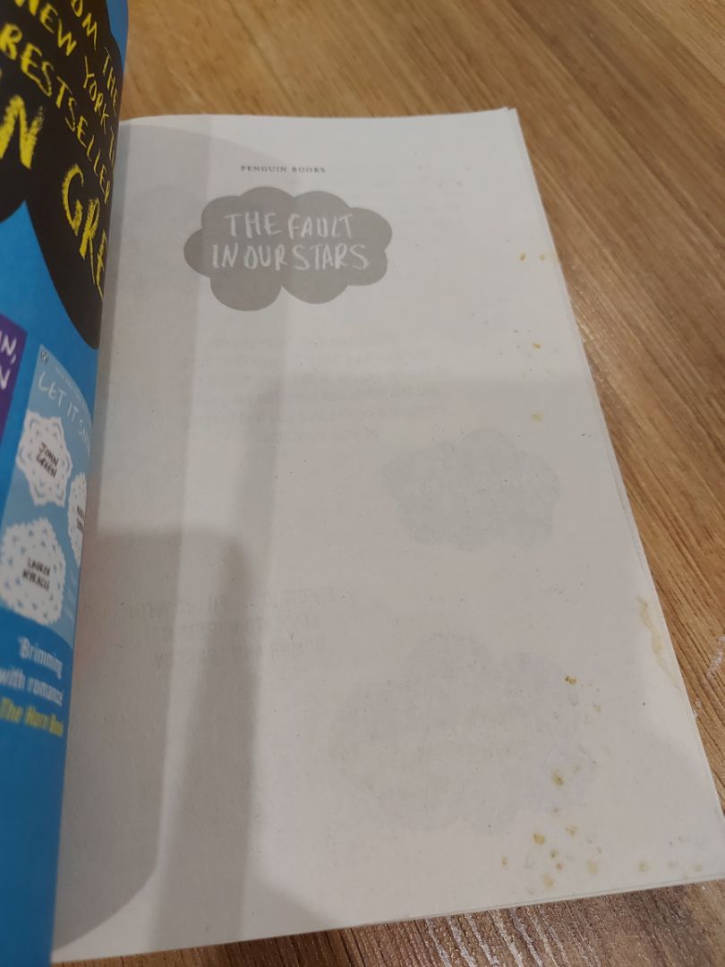 Đóng gói sản phẩm quá tệ. Mình mua 1 lần 6 cuốn sách vì có deal sale sách ngoại văn lớn nhưng kết quả nhận được là sách cũ và bìa xước :) Lại còn giao hàng rất chậm. Bình thường giao đến chỗ mình chỉ khoảng 4 ngày nhưng đây đợi đến cả tuần. Thật sự nếu tiki ko cải thiện chắc từ nay về sau ko dám mua nữa :))