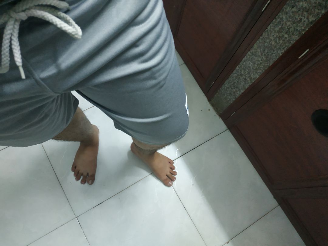 Đóng gói sp tốt, chất liệu vải co giãn tốt, thích hợp để tập chạy bộ.
Logo sản phẩm mình thấy chưa được chau chuốt lắm.
Đánh giá sản phẩm 8/10