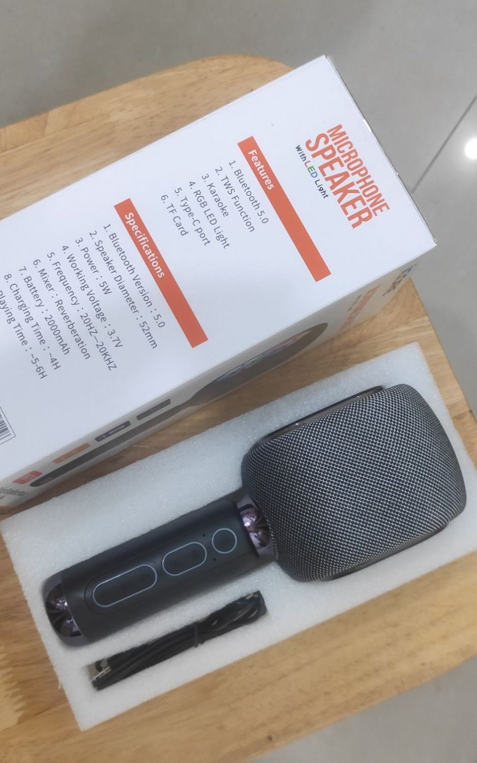 Hàng chính hãng nên khá yên tâm, nhà mình khá thích sản phẩm này, mic bắt âm cực tốt, mẫu mã đẹp, sẽ ủng hộ shop thêm những sản phẩm khác, shop có đội ngũ chăm sóc khác hàng nhiệt tình nên mua hàng khá yên tâm