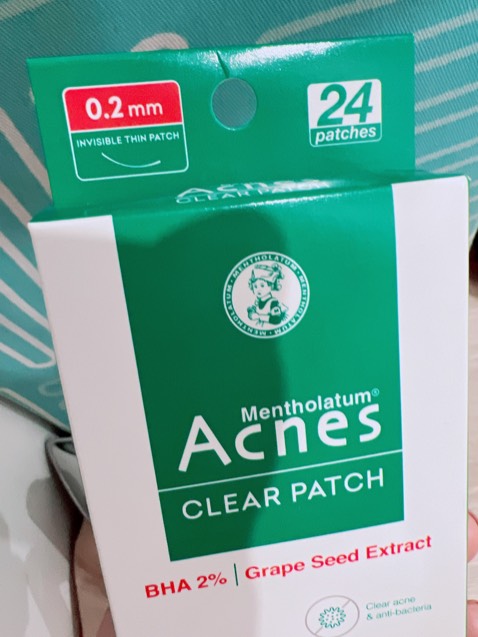 Hút mụn tốt, dùng cỡ 4 tiếng thấy mụn gom rồi, bạn mình còn lột được cả cái cồi lên cơ, phê. Nhưng mụn nào ko có cồi thì đừng chờ mong nó gom nhé