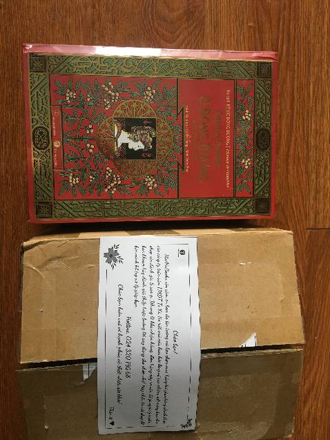 Sách siêu đẹp. Giấy đọc không bị nhức mắt. Bìa rất chỉn chu. Phần ảnh minh họa trình bày không được đẹp lắm.