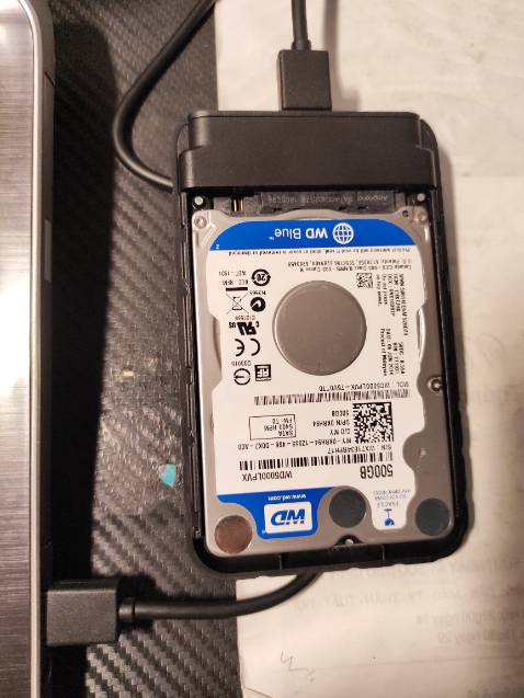 Giao hàng nhanh, đóng gói cẩn thận. Dùng ổn, chép dữ liệu nhanh. Box chất liệu nhựa nên mình cảm giác độ thoát nhiệt hơi kém, mà ko sao, khi dùng mình mở nắp ra luôn.